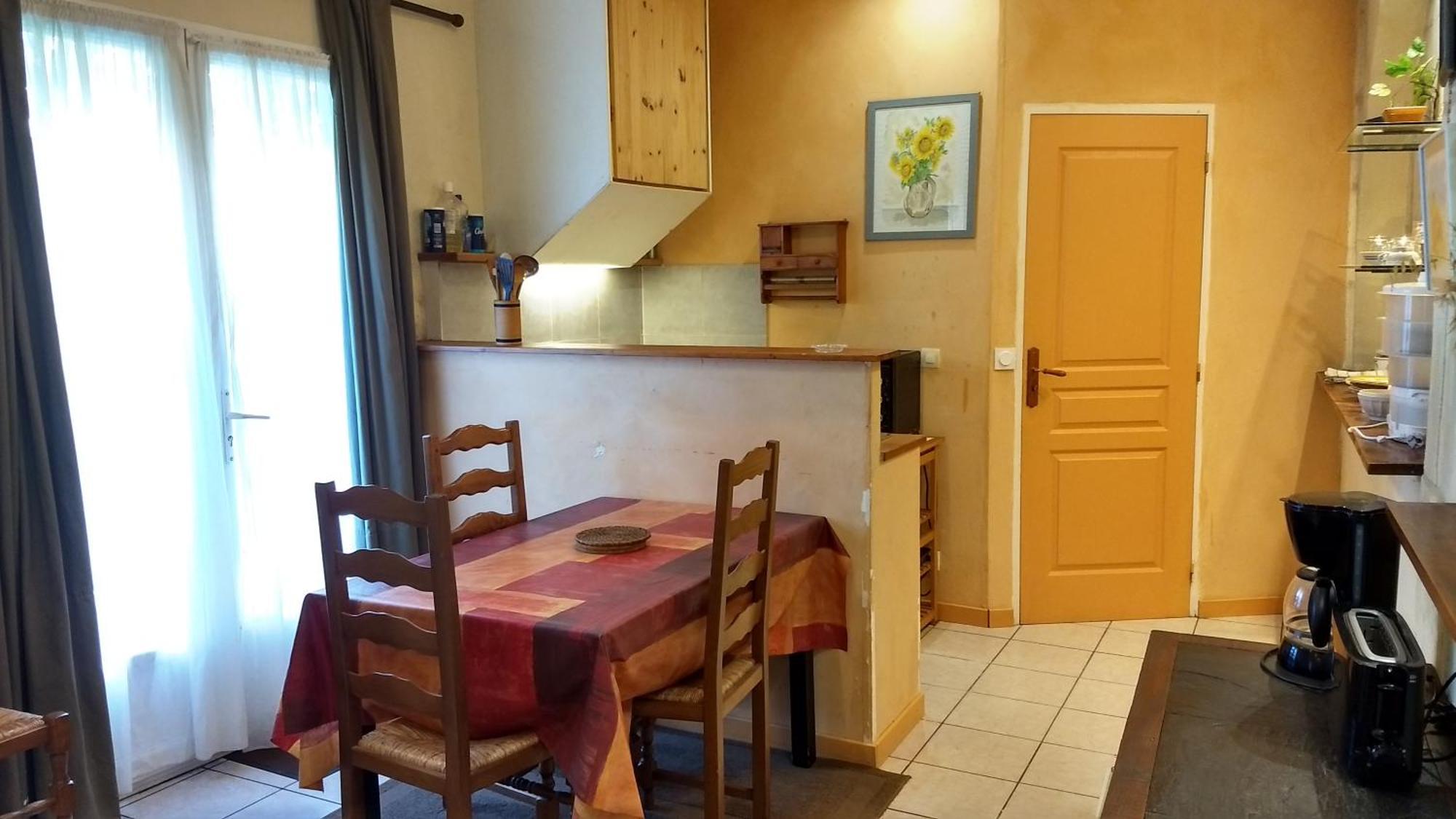 Logement Tranquille Et Frais Proche Gare Au Rdc Saumur Exteriér fotografie