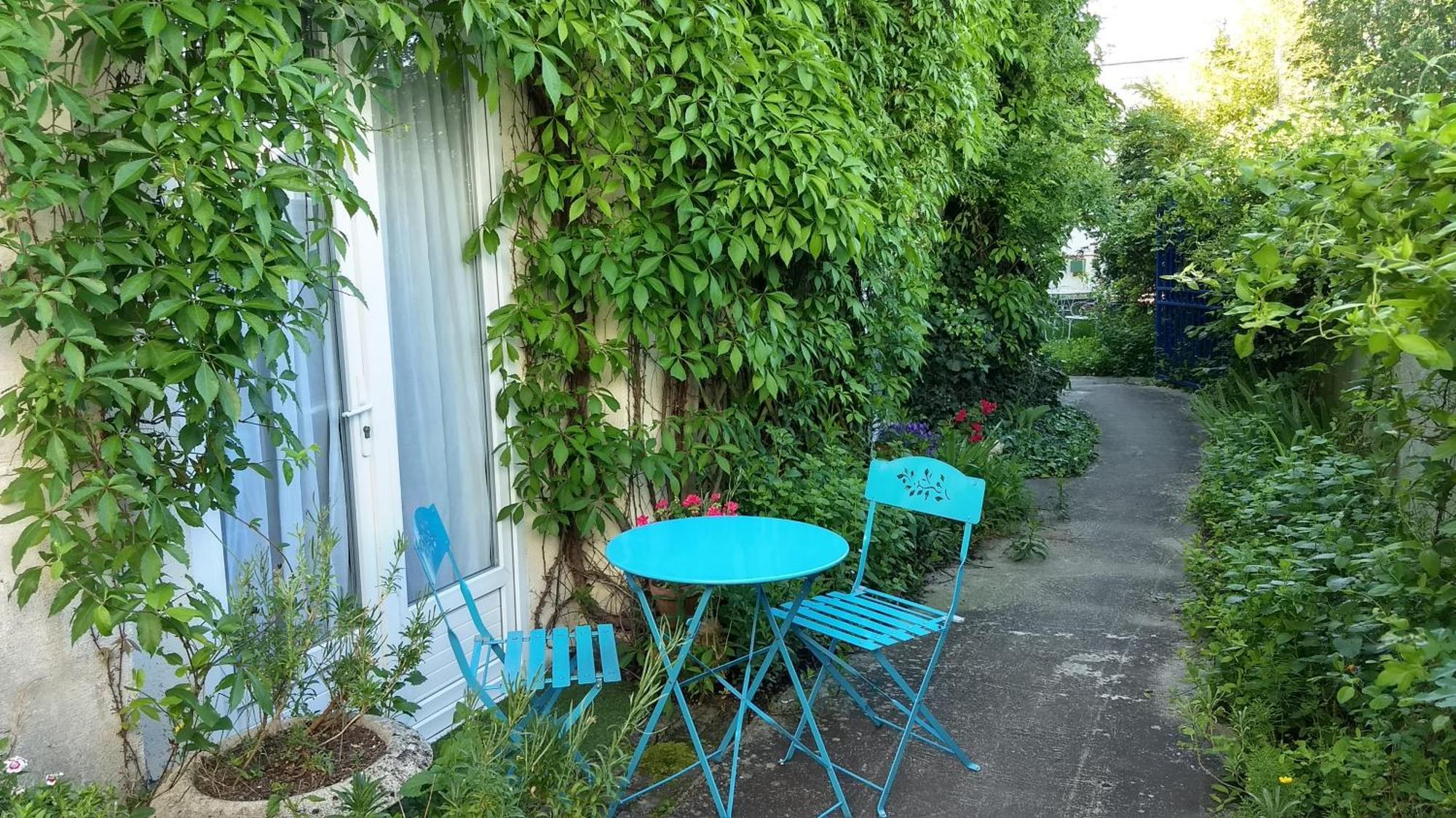 Logement Tranquille Et Frais Proche Gare Au Rdc Saumur Exteriér fotografie